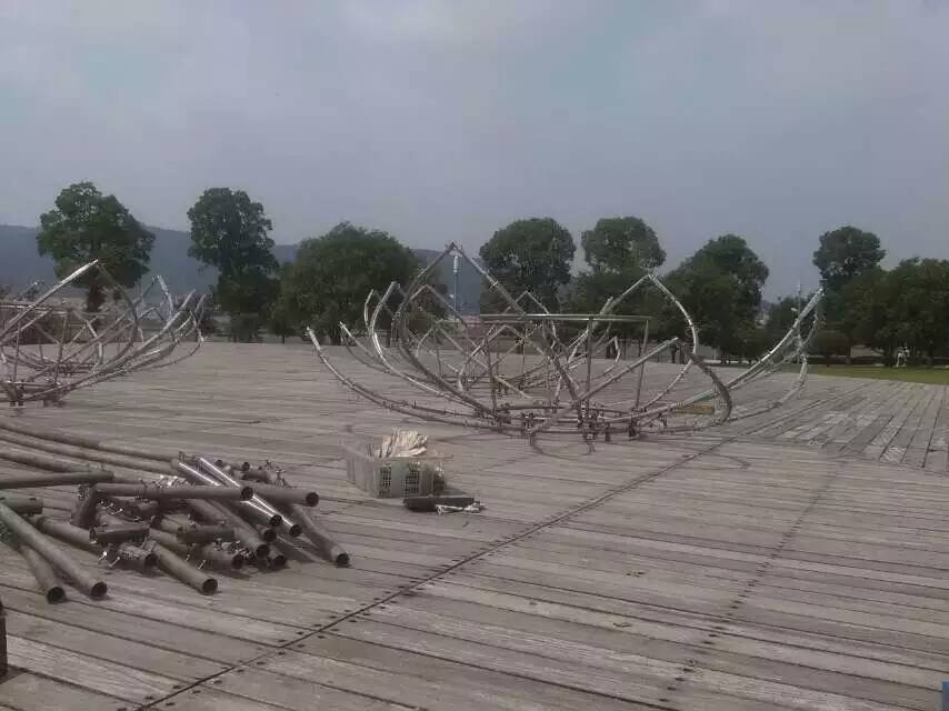 蓮花燈彎管現(xiàn)場(chǎng)安裝圖